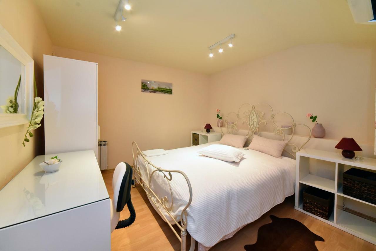 Ban Jelacic Apartment Загреб Екстериор снимка