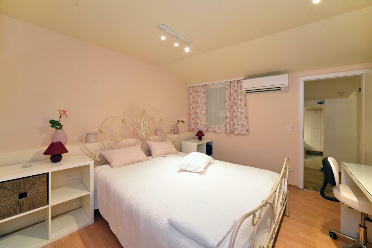 Ban Jelacic Apartment Загреб Екстериор снимка